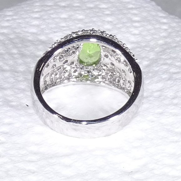 RING WITH PERIDOT  FROM THAILAND - Picture 5 of 8